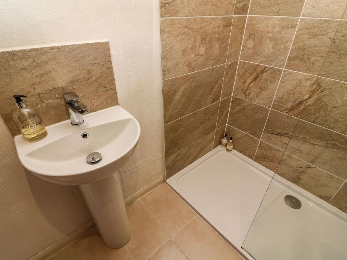 Courtyard Cottage Къркби Лонсдейл Екстериор снимка